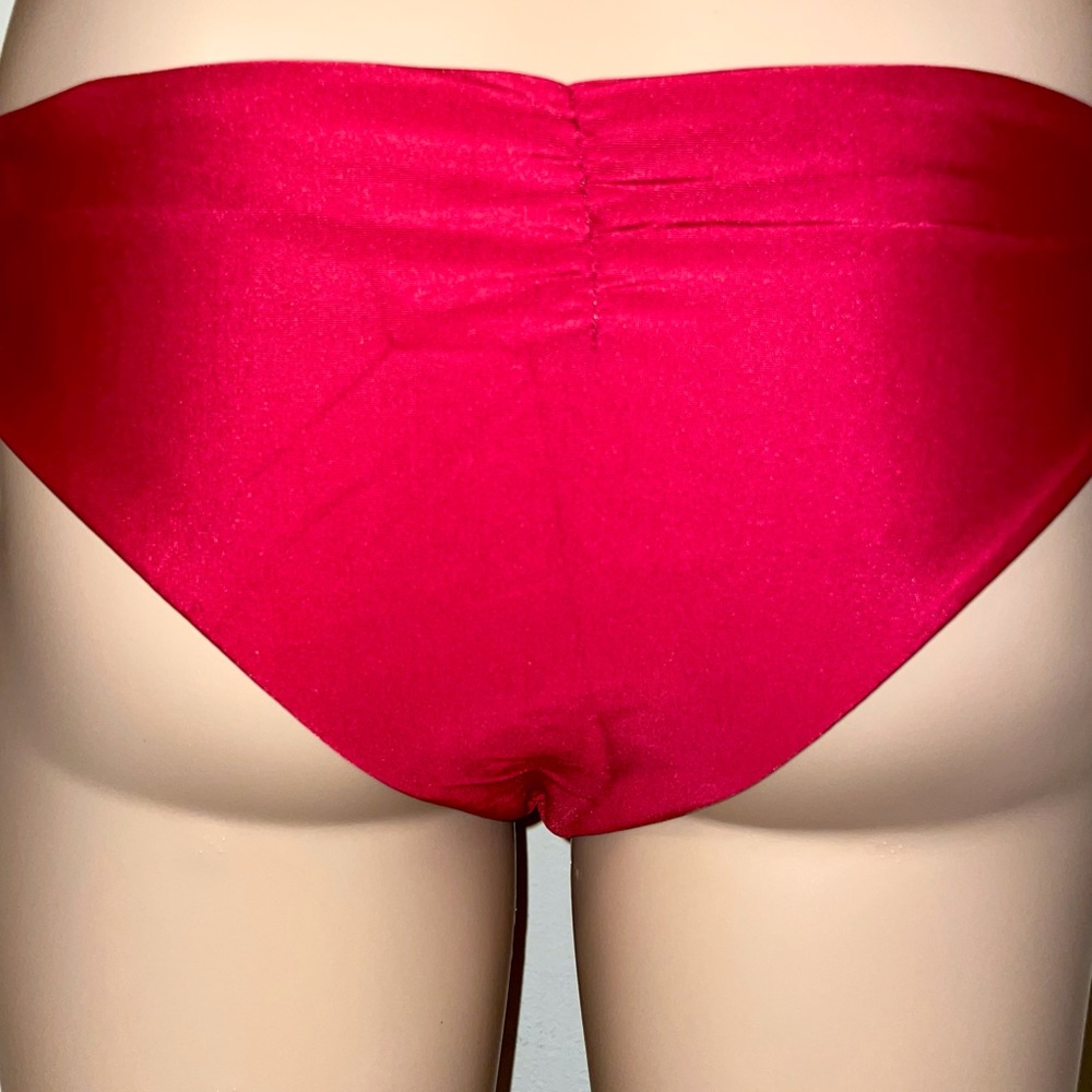 Bikini - Picture 6 of 7